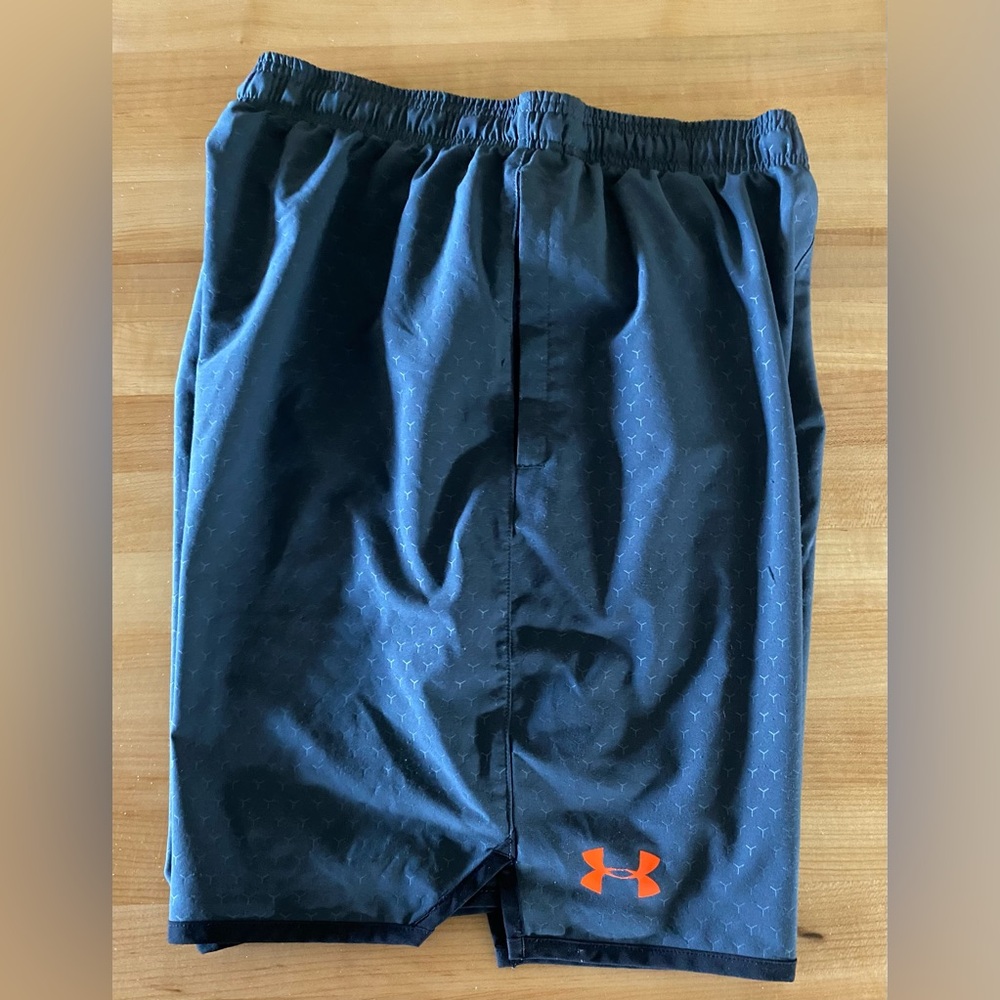 Under Armour Men's Dark Gray and Orange Athletic Shorts (M). Unlined